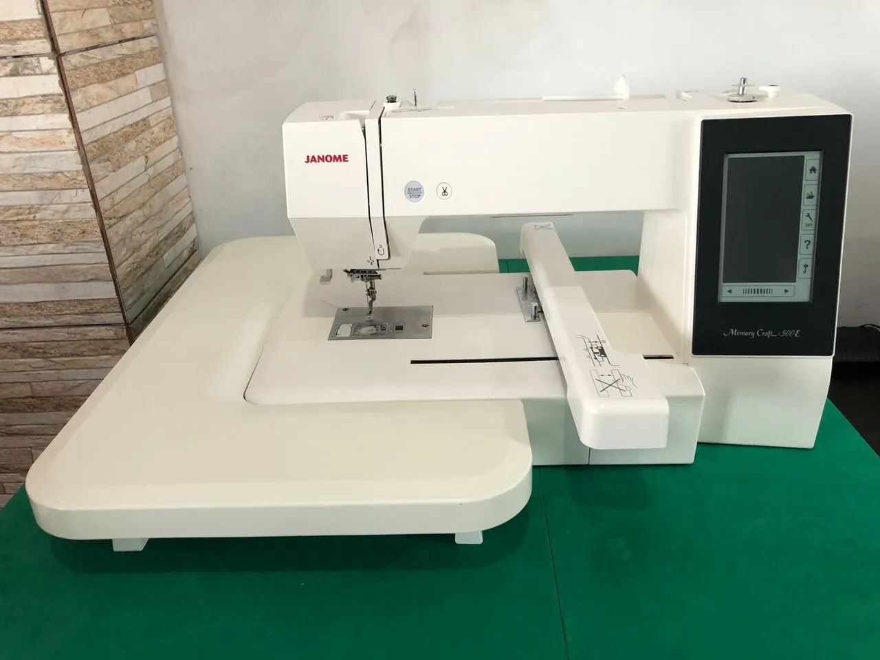 Máquina de bordado janome 500e - Foto 4