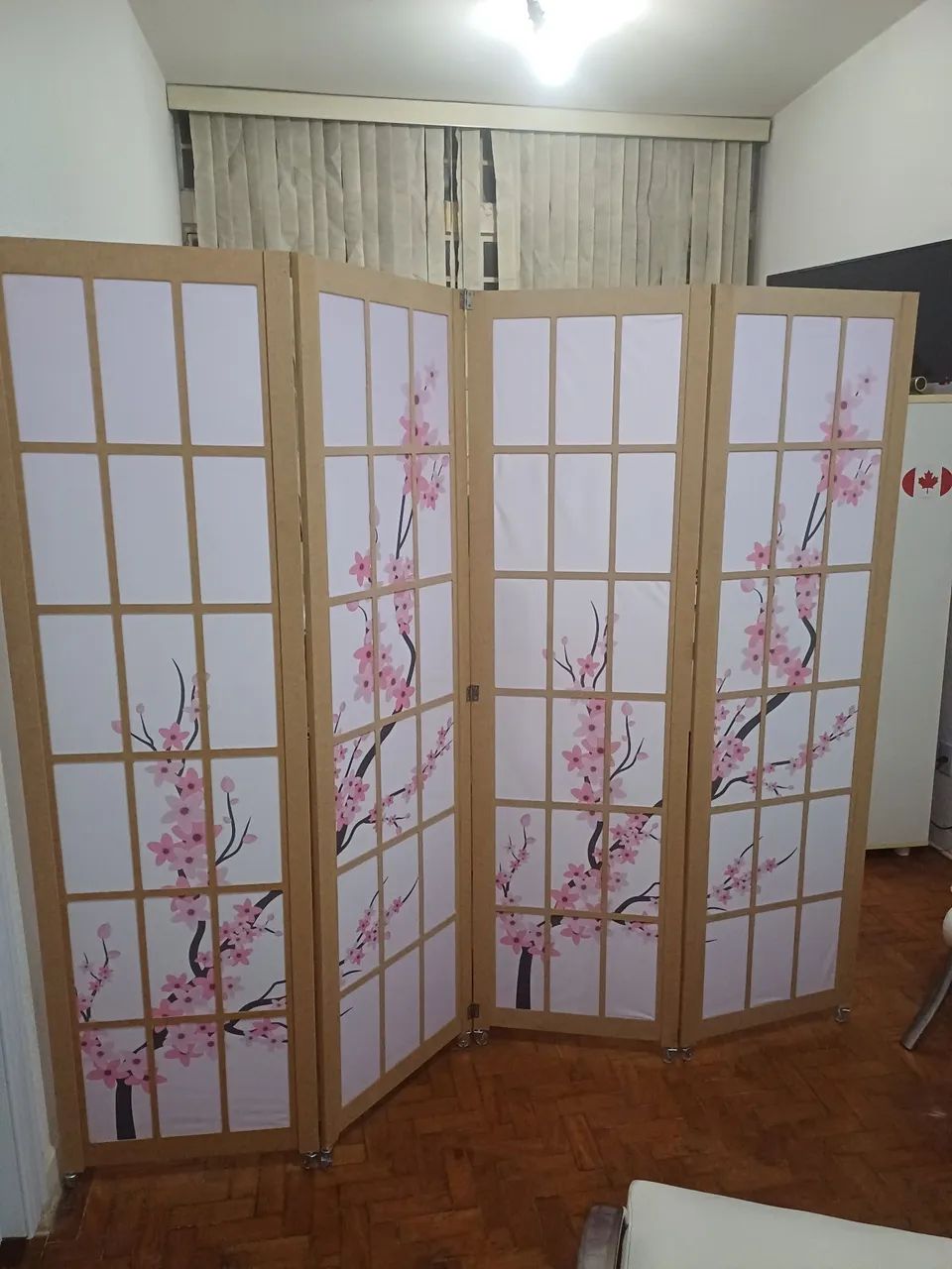 Divisória estilo oriental com flores de cerejeira - Foto 3