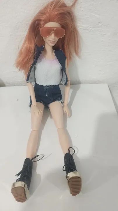 Boneca Barbie com Roupas e Acessórios - Foto 3