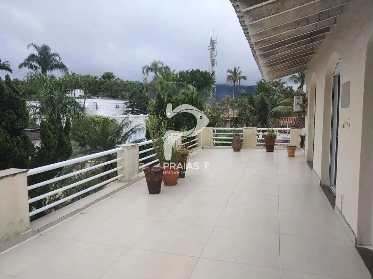 Casa com piscina, 3 dormitórios, Enseada, Guarujá.