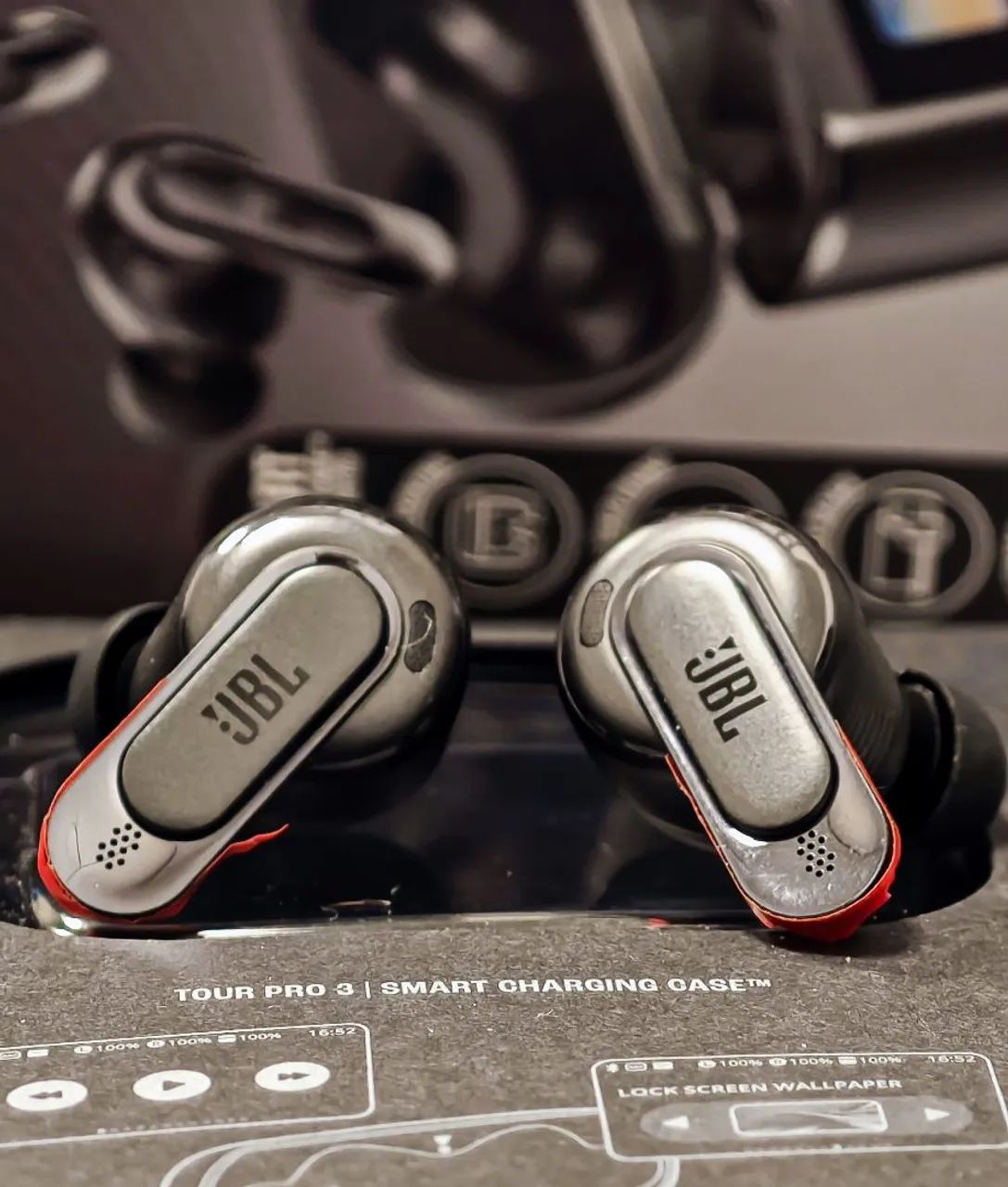 Fone Bluetooth JBL Tour Pro 3  - Foto 2