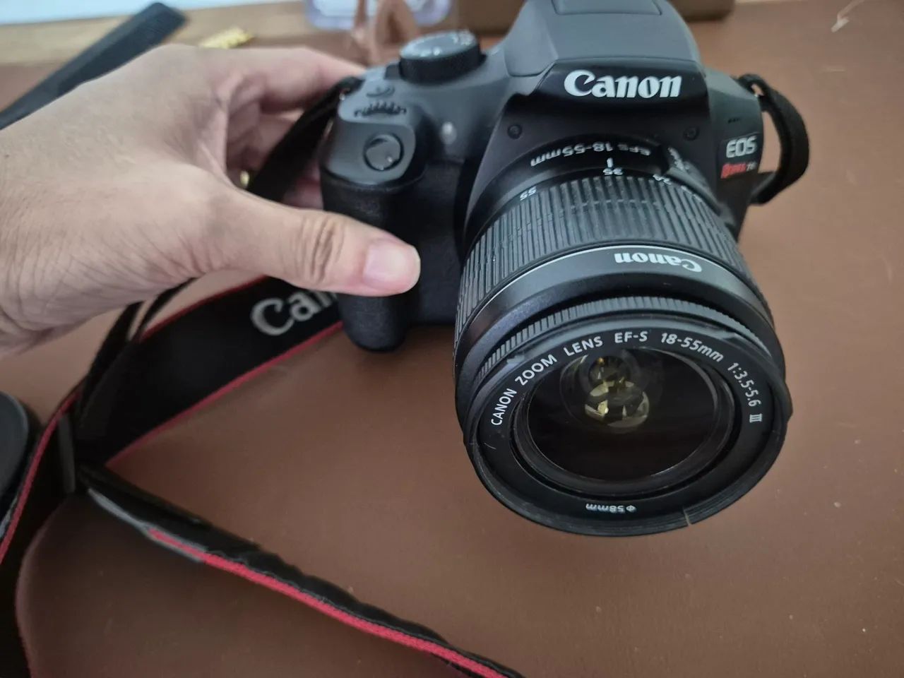 Câmera Canon T6 Rebel - Kit Completo (2 Baterias + 2 Cartões+ carregador e tripé) + Wi-Fi