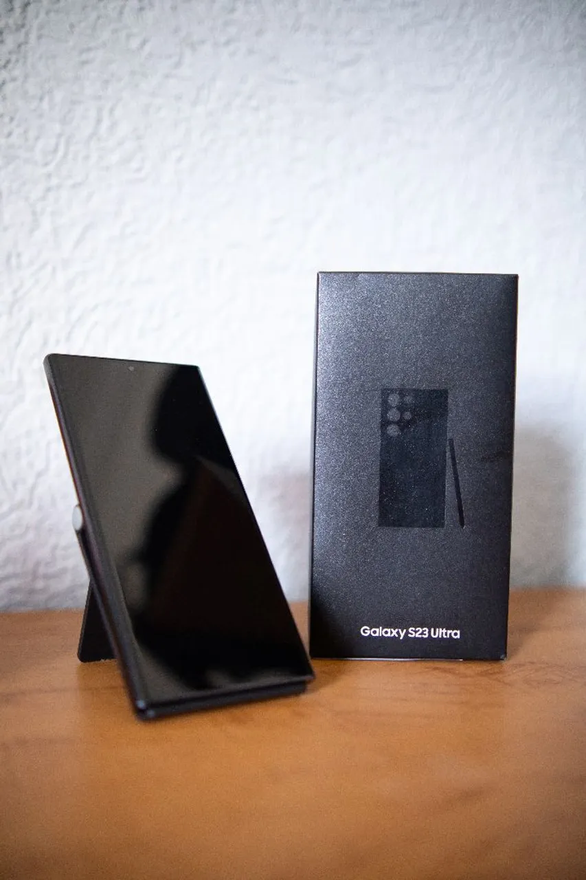S23 Ultra 256Gb / 12 Ram