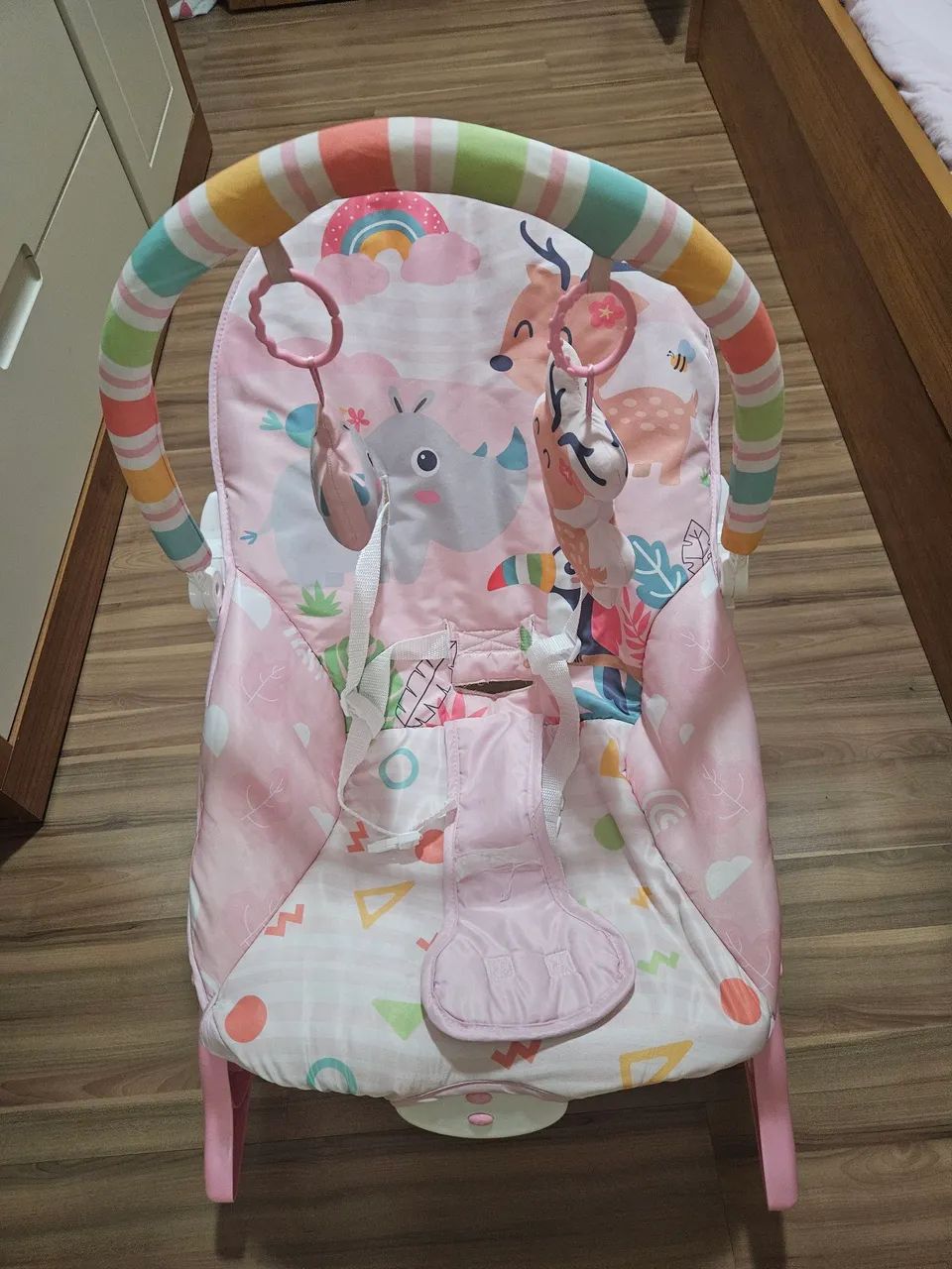 Cadeira infantil vibratória musical