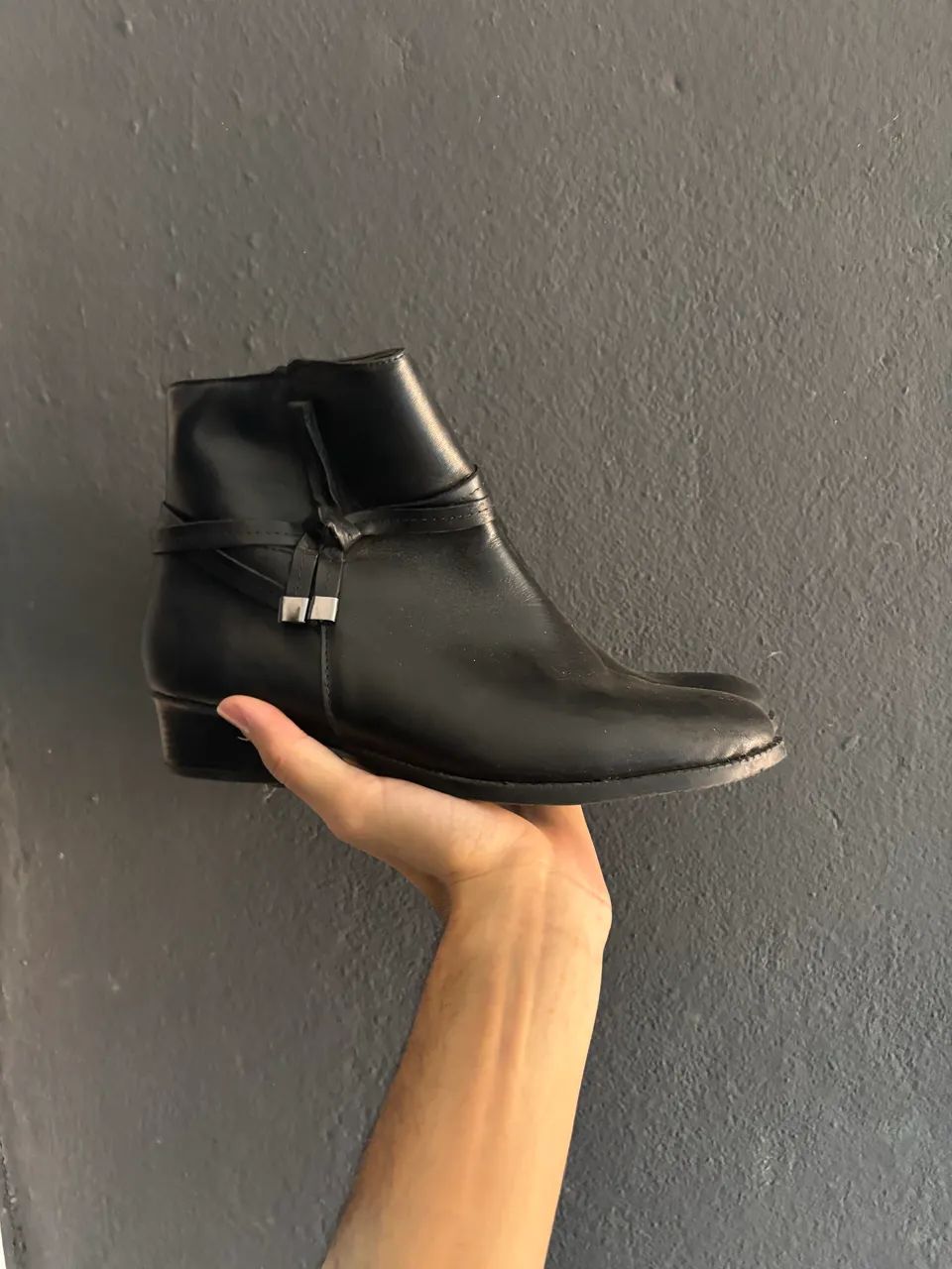 Bota de cano curto preta