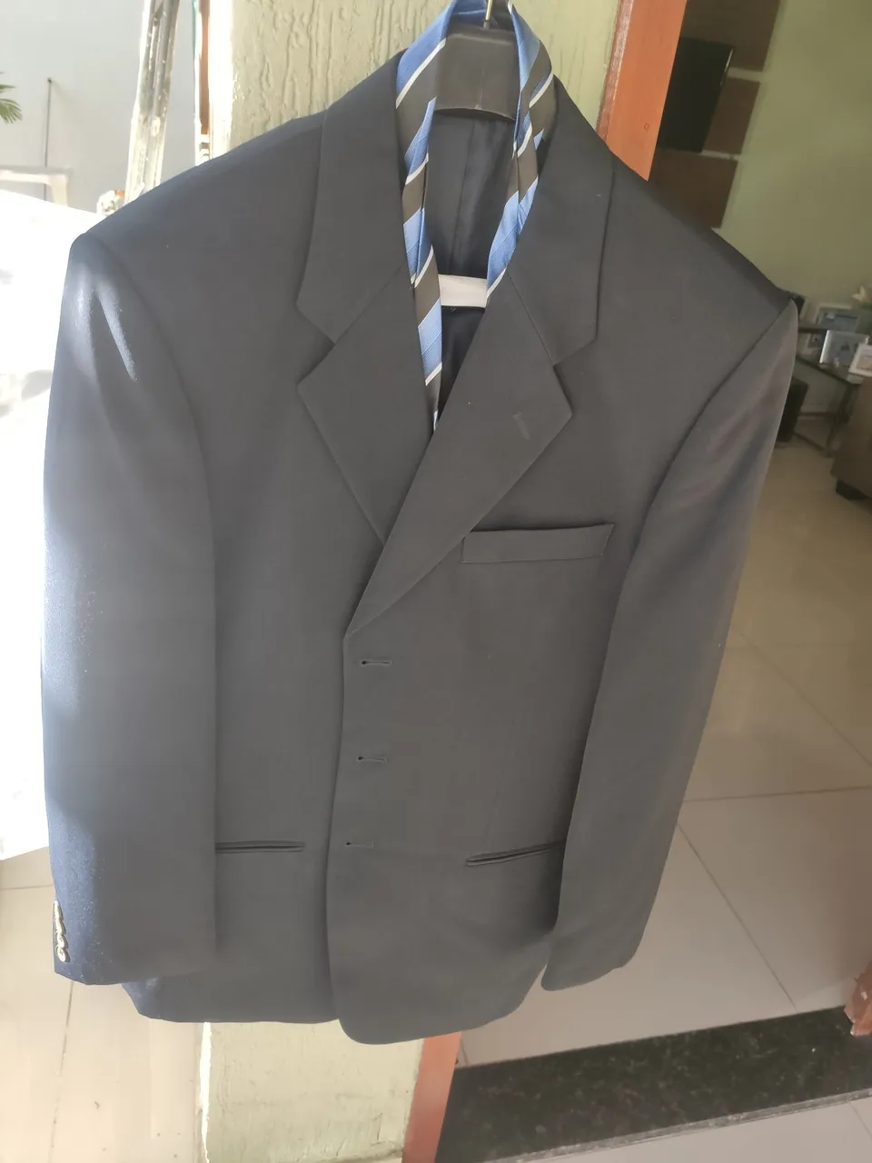 Terno Masculino Preto com Gravata