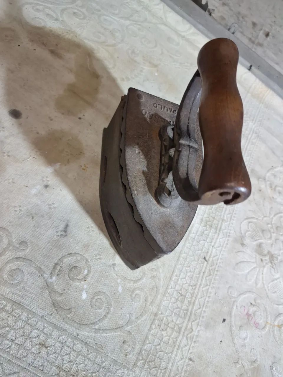 Ferro de Passar Antigo. Maciço 