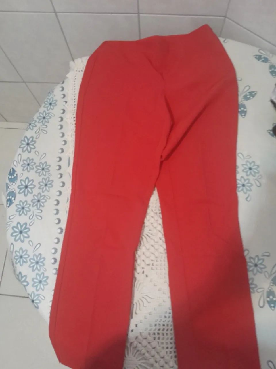 Linda Calça Cigarrete Vermelha - Foto 4