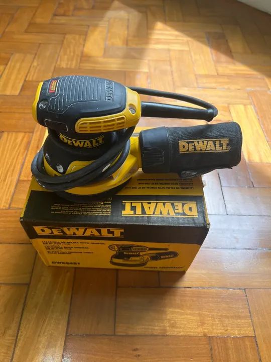 Lixadeira Orbital DeWalt DWE6421 1/4 Folha