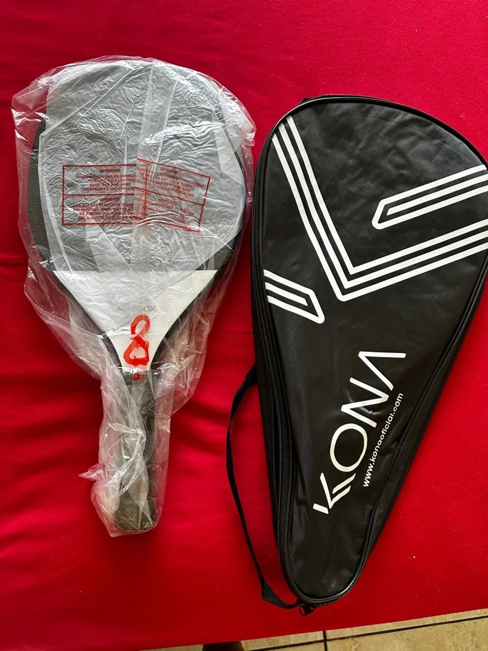 Raquete Beach Tennis Kona MADDOX Black White Limited Edition nova
