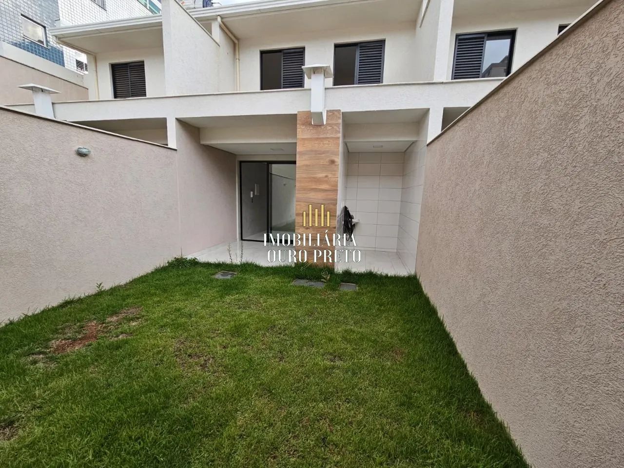 Casa com 3 quartos á venda no bairro Itapõa. - Foto 2