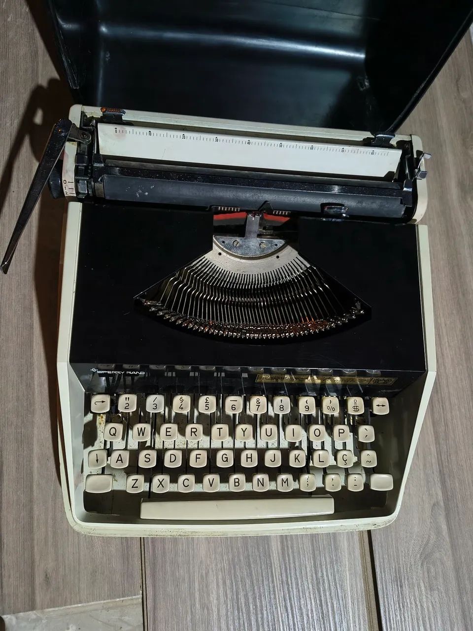 Máquina de escrever - Foto 5