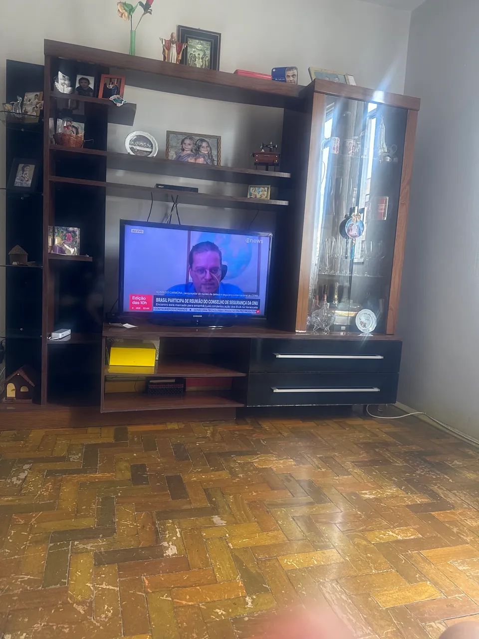 Vendo linda estante 