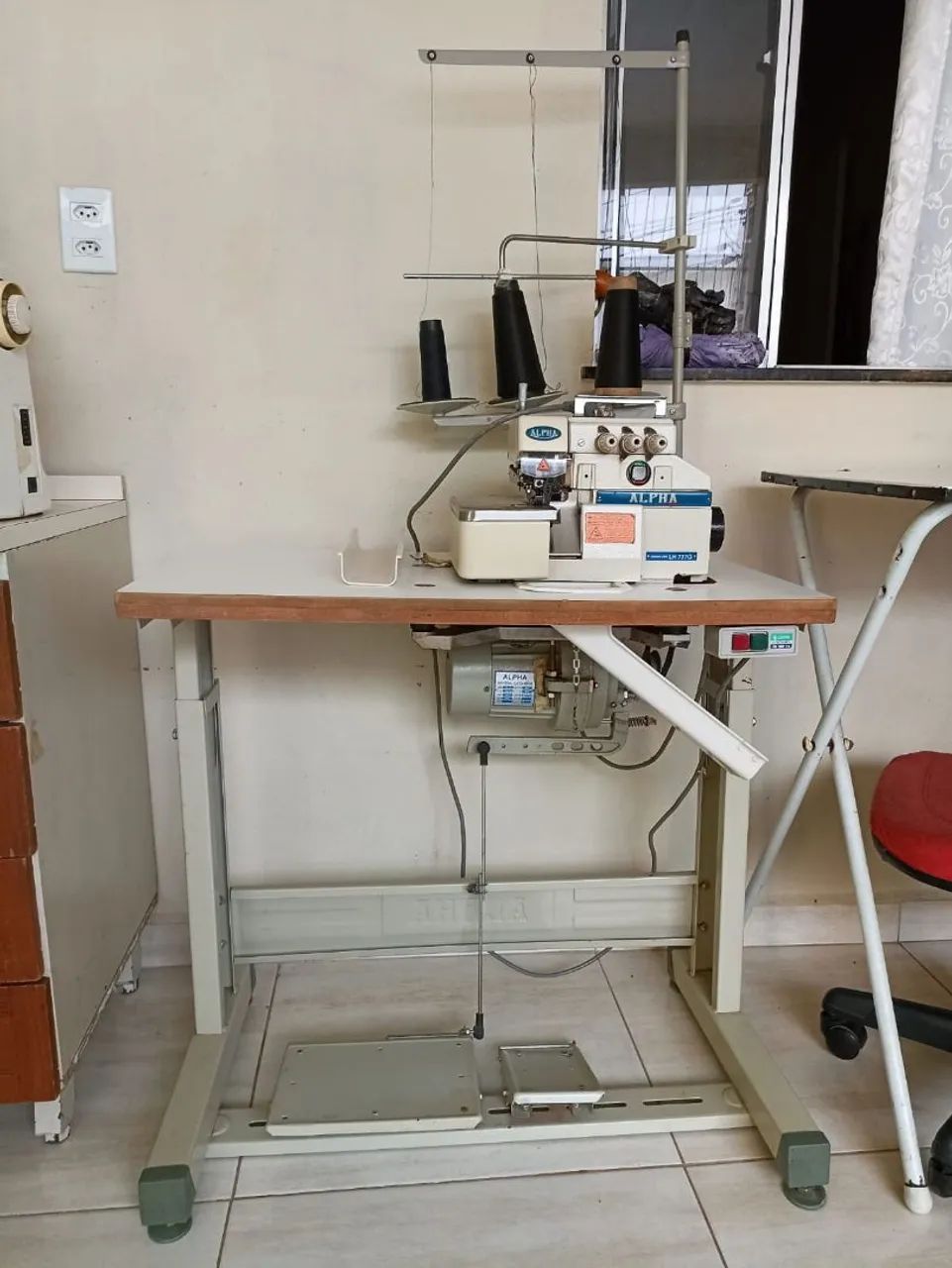 Vendo máquina de costura Overlok