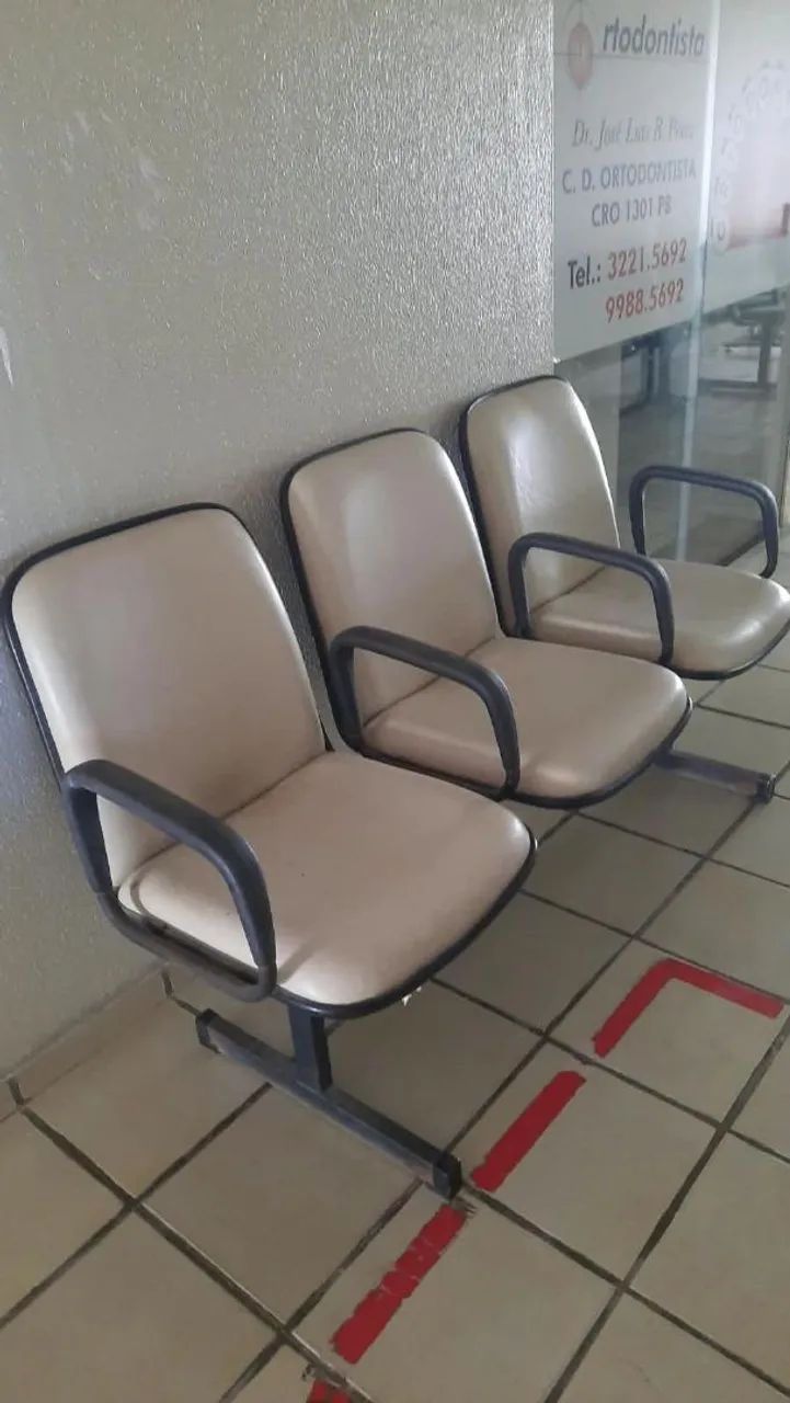 Cadeira de  3 lugares .  - Foto 2