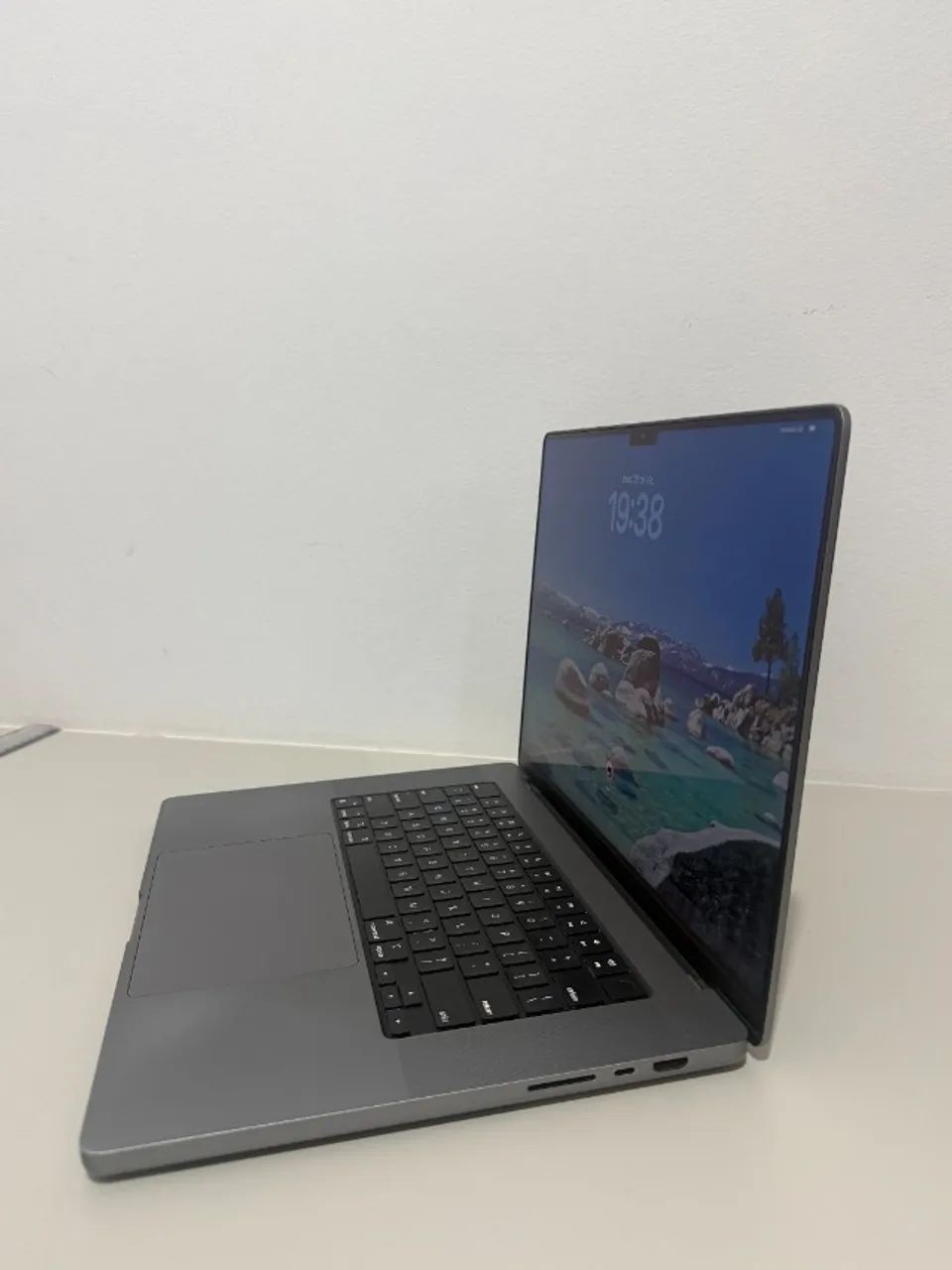 MacBook Pro 16
