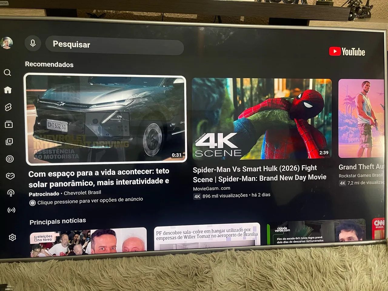 TV 55 POLEGADAS SMART SANSUNG  COM DETALHES NA TELA - Foto 2