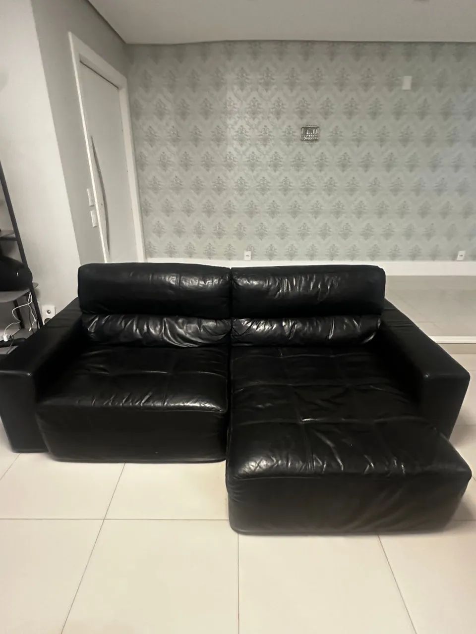 Sofá em couro preto Minuano 4 lugares  - Foto 3