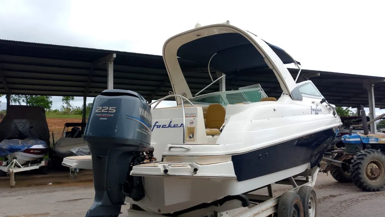 Lancha Focker 255 Cabinada - Ano 2007 - Completa!