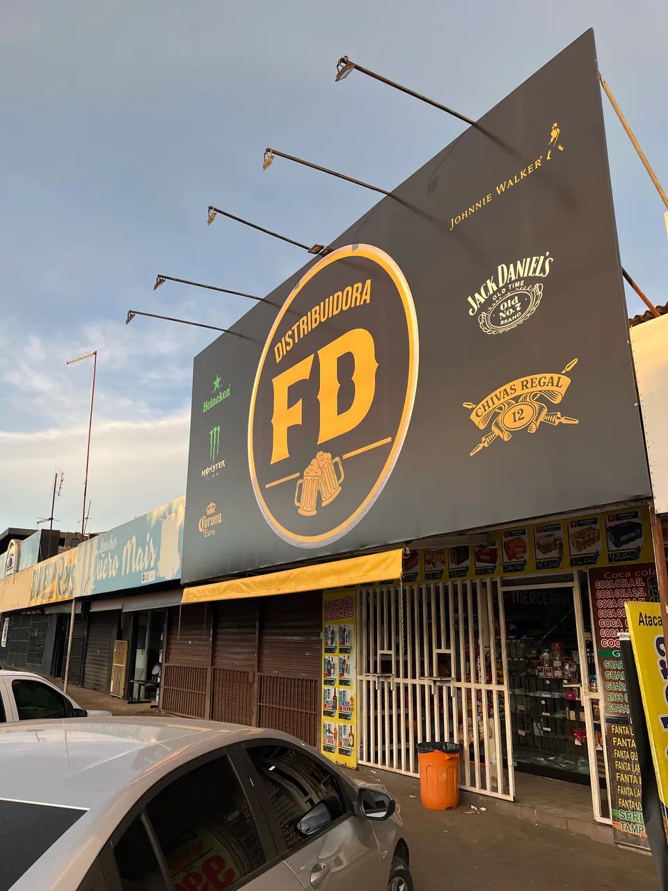 Vendo distribuidora montada com câmara fria  - Foto 2