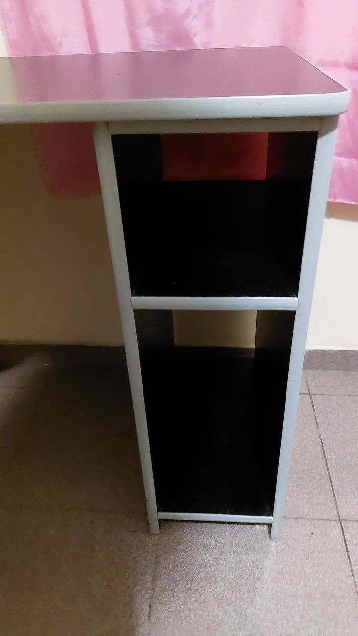Mesa de canto de escritório em L preta - Foto 3
