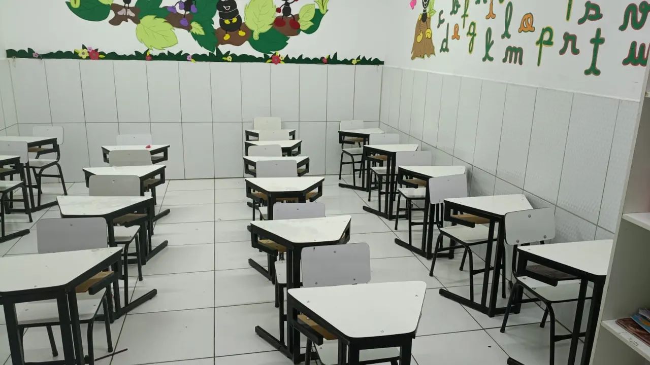 Conjunto de cadeira escolar infantil 