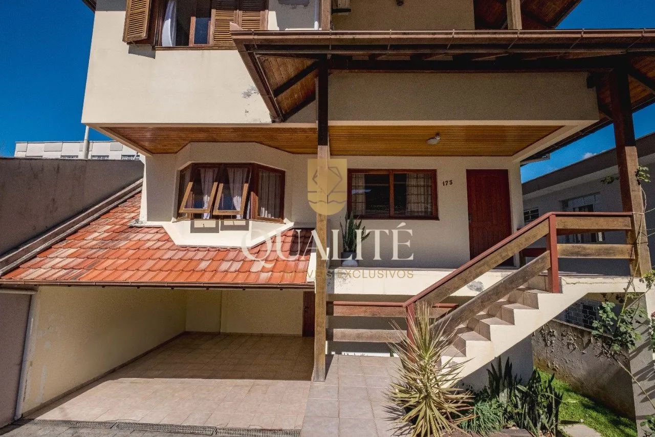 Casa à Venda com 4 Dormitórios na Trindade - Florianópolis/SC - Foto 3