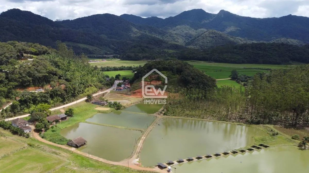 Sítio com Área Total de 136.000m² em Rio dos Cedros, SC