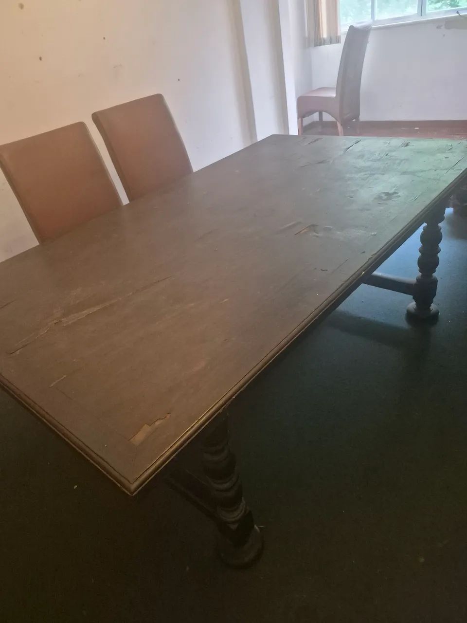 Mesa grande de madeira maciça