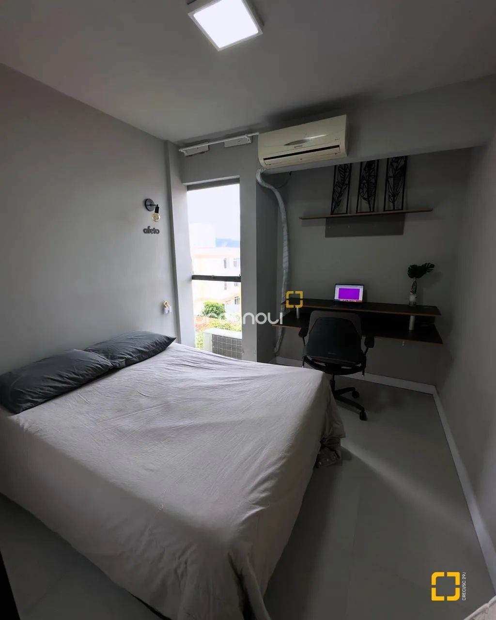 Apartamento à venda com 1 dormitório em Coqueiros - Florianópolis.
