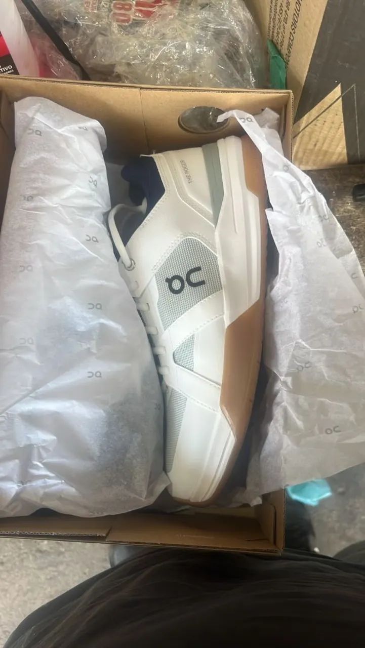Tênis On Running THE ROGER Clubhouse Pro ALL Court Masculino - Branco / Azul 