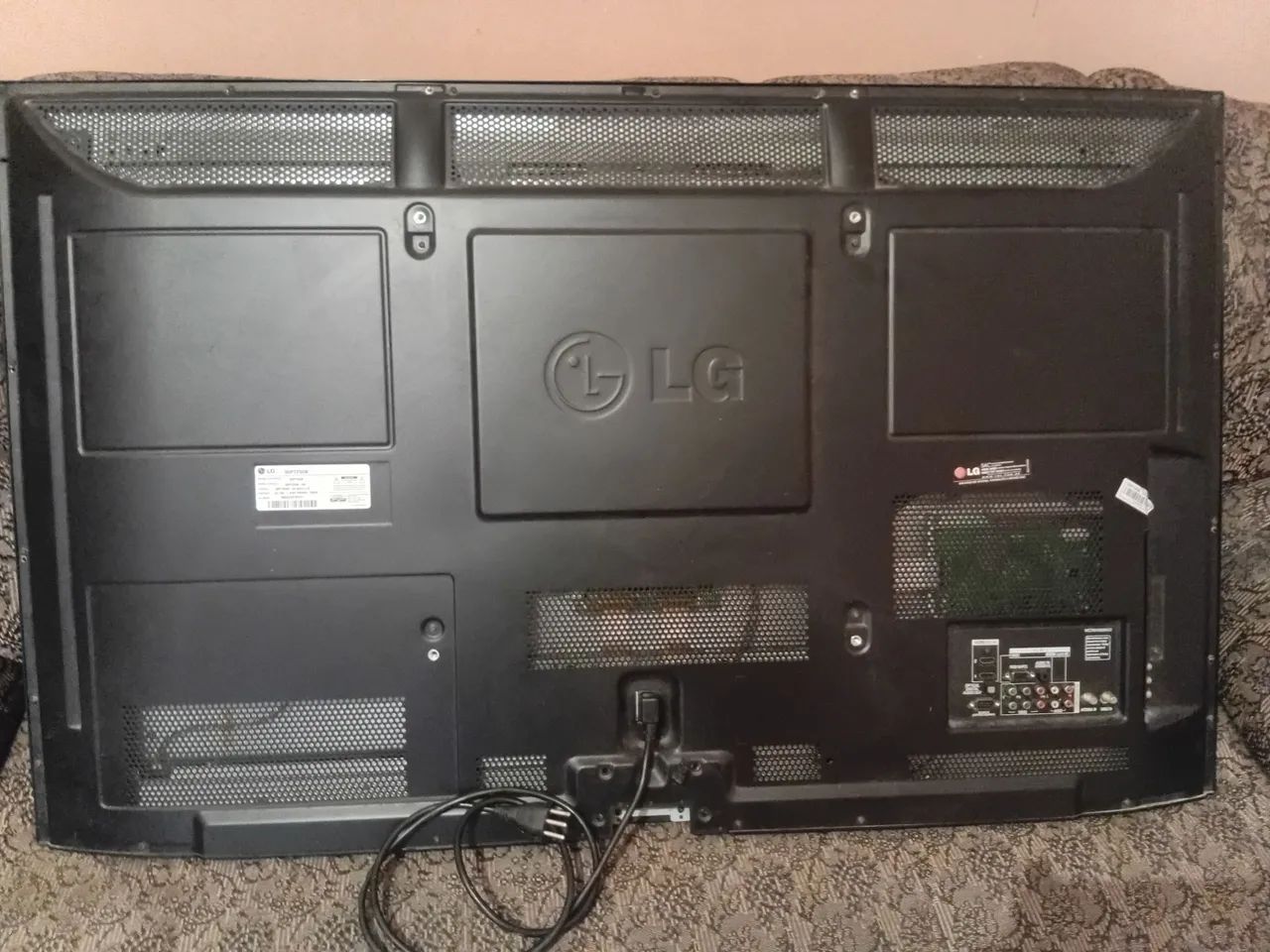 Tv 51 polegadas lg plasma completa c controle e pezinho . Tela trincada desapego 150.00 - Foto 3