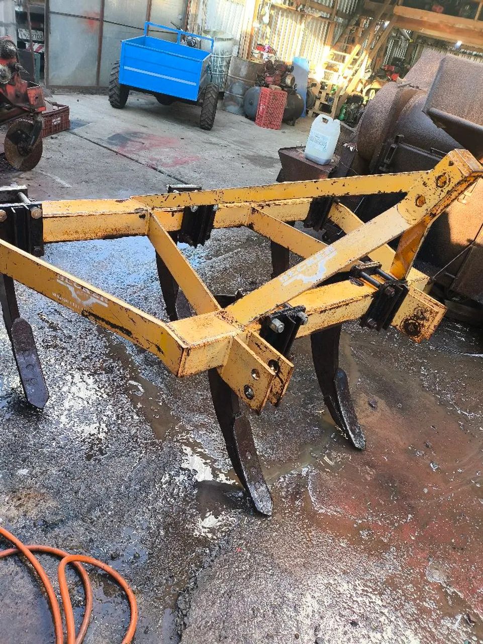 Arado subsolador 5 astes (pé de pato)4900