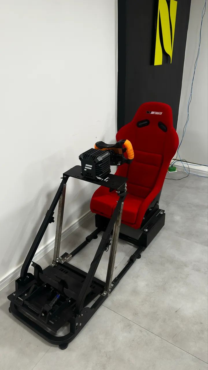 Cockpit Fanatec 8NM  - Foto 4