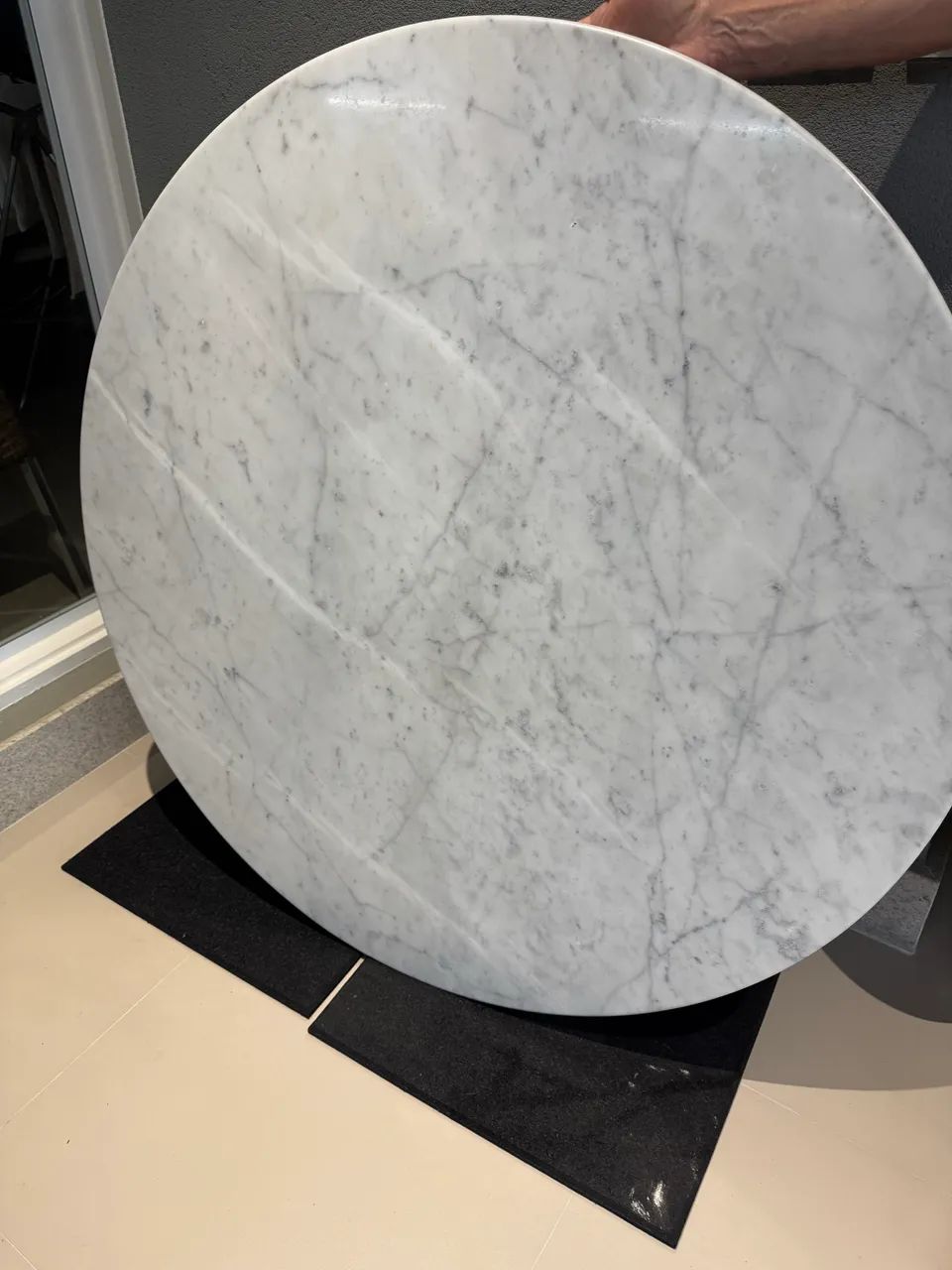 Tampo de mesa circular em mármore - 1,10 m - Foto 4