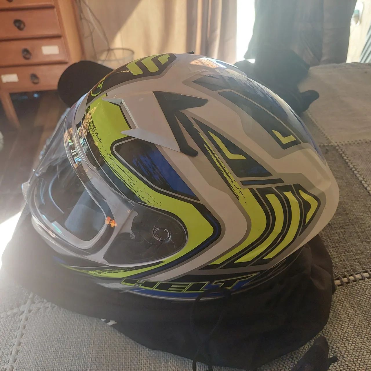 Capacete Helt 62 pouquíssimo uso - Foto 2