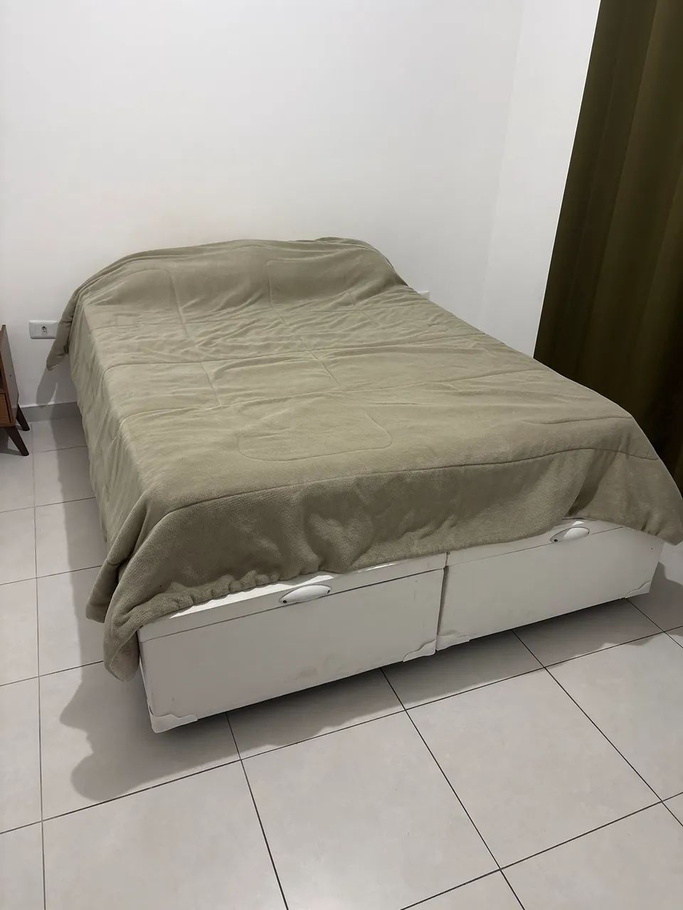 Box Bau Queen