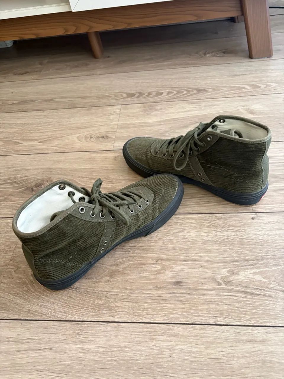 Tênis Vans cano médio 43