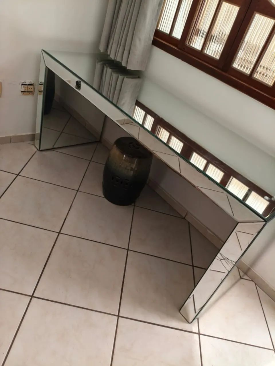 Aparador espelhado para sala