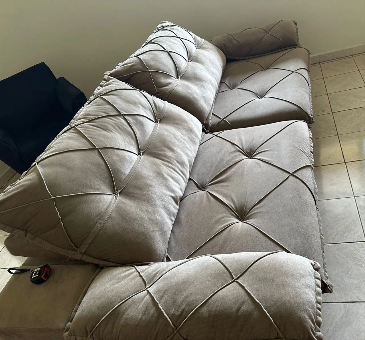 Vendo sofá retrátil no setor Santa Genoveva 