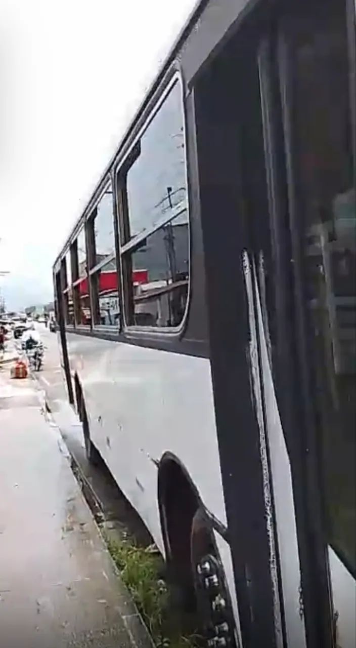 Vende-se ônibus 2006  - Foto 2