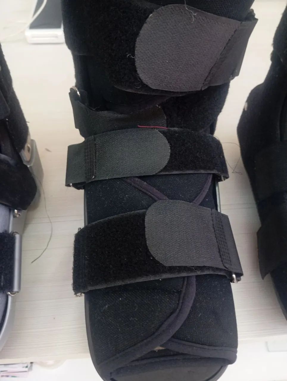 Vendo 3 botas ortopedicas valor cada uma 100  - Foto 5