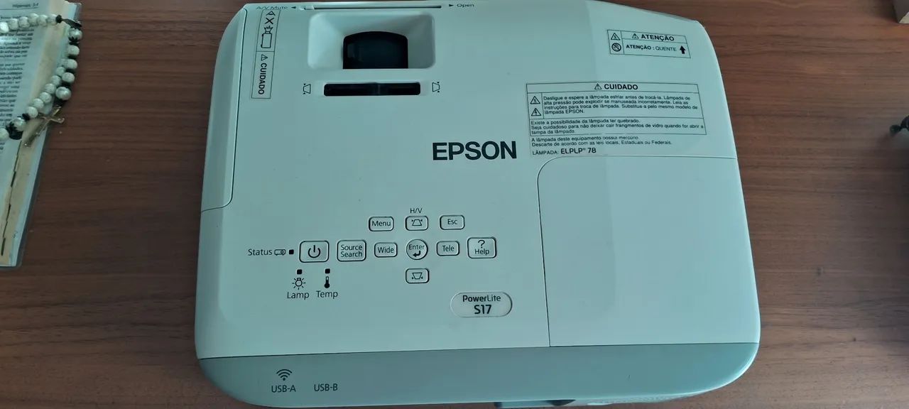 PROJETOR EPSON S 17.$1.000,00