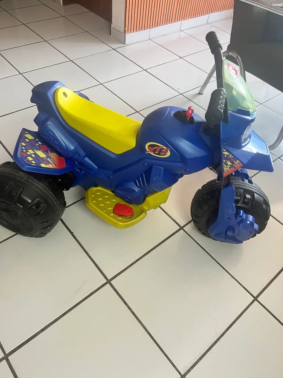 Moto elétrica infantil 
