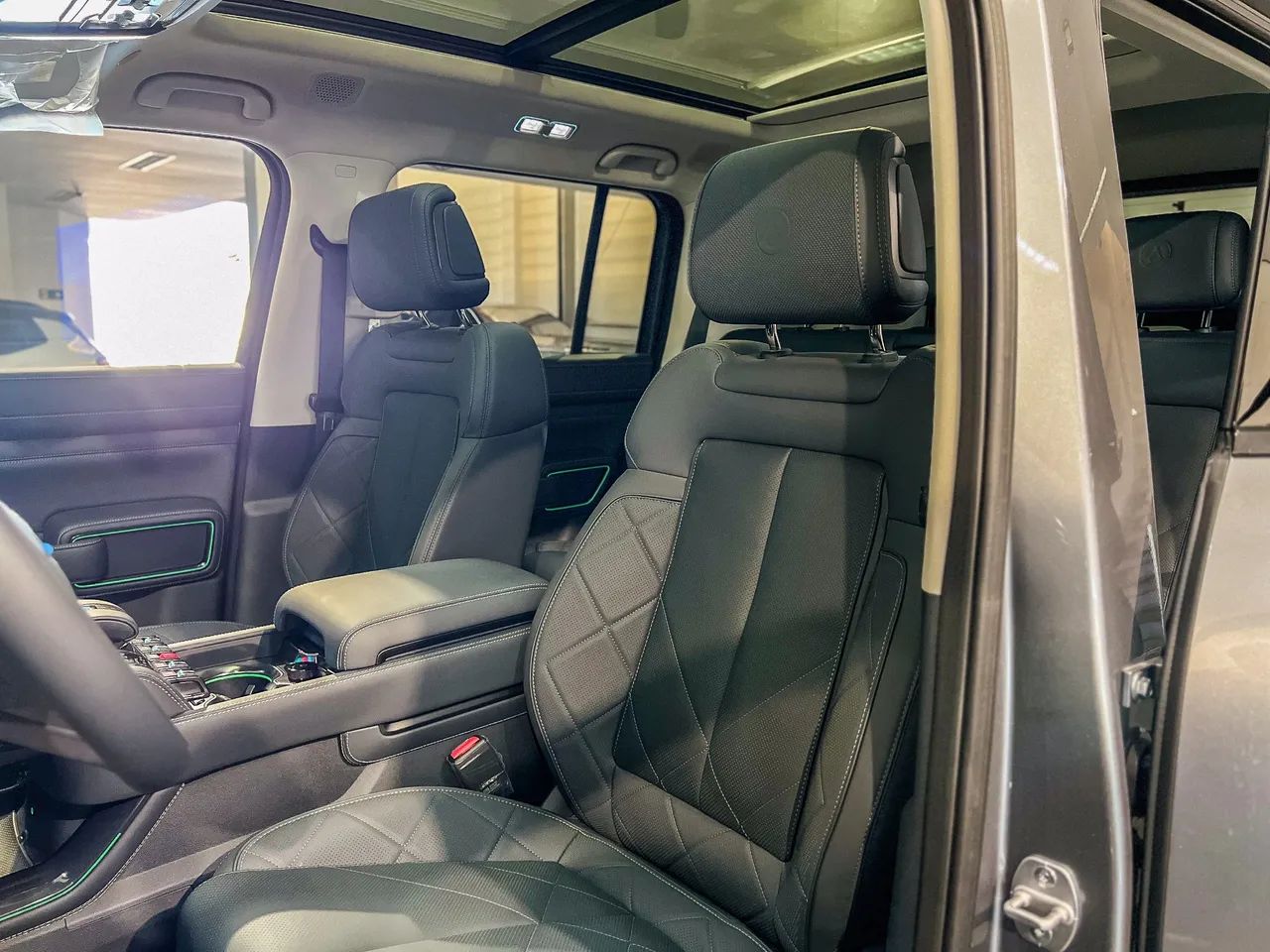 Denza B5 SUV híbrido plug-in, foto 18 de 19
