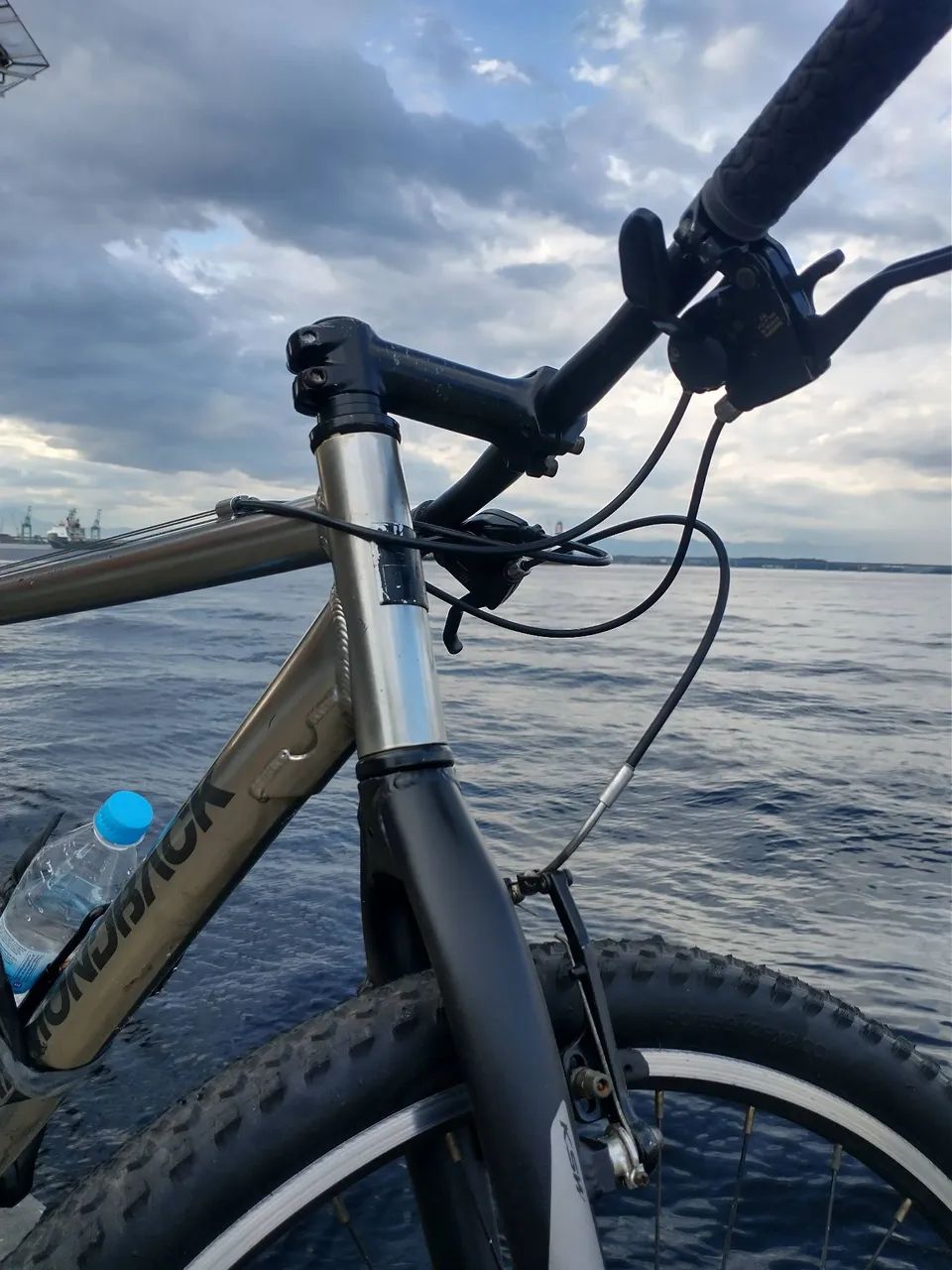 Bicicleta Diamondback Sorrento alumínio Deore - Foto 5