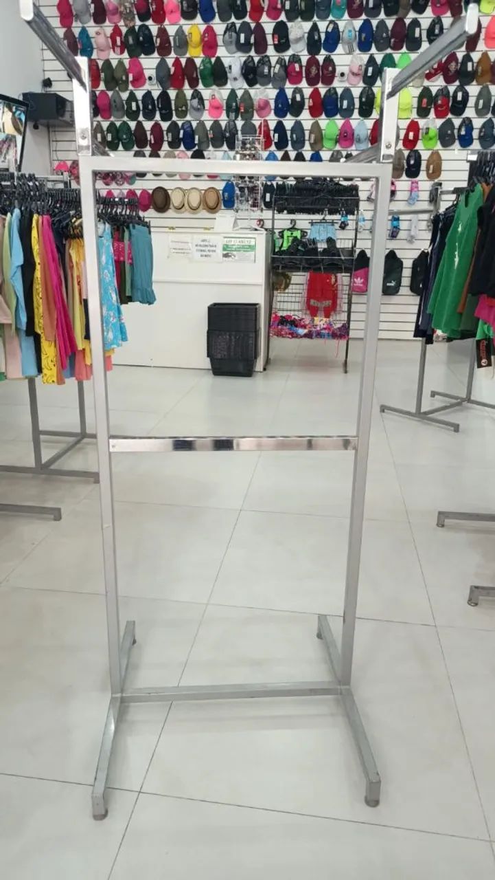 Araras de Roupas Loja - Foto 5