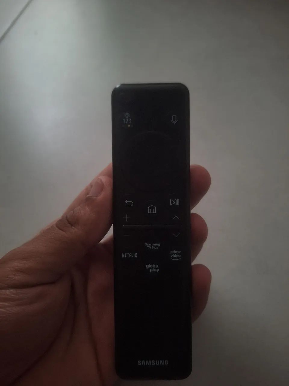 TELEVISAO 43 POLEGADAS SMART, COM ALEXA E XBOX INTEGRADO PRA SAIR RÁPIDO - Foto 2