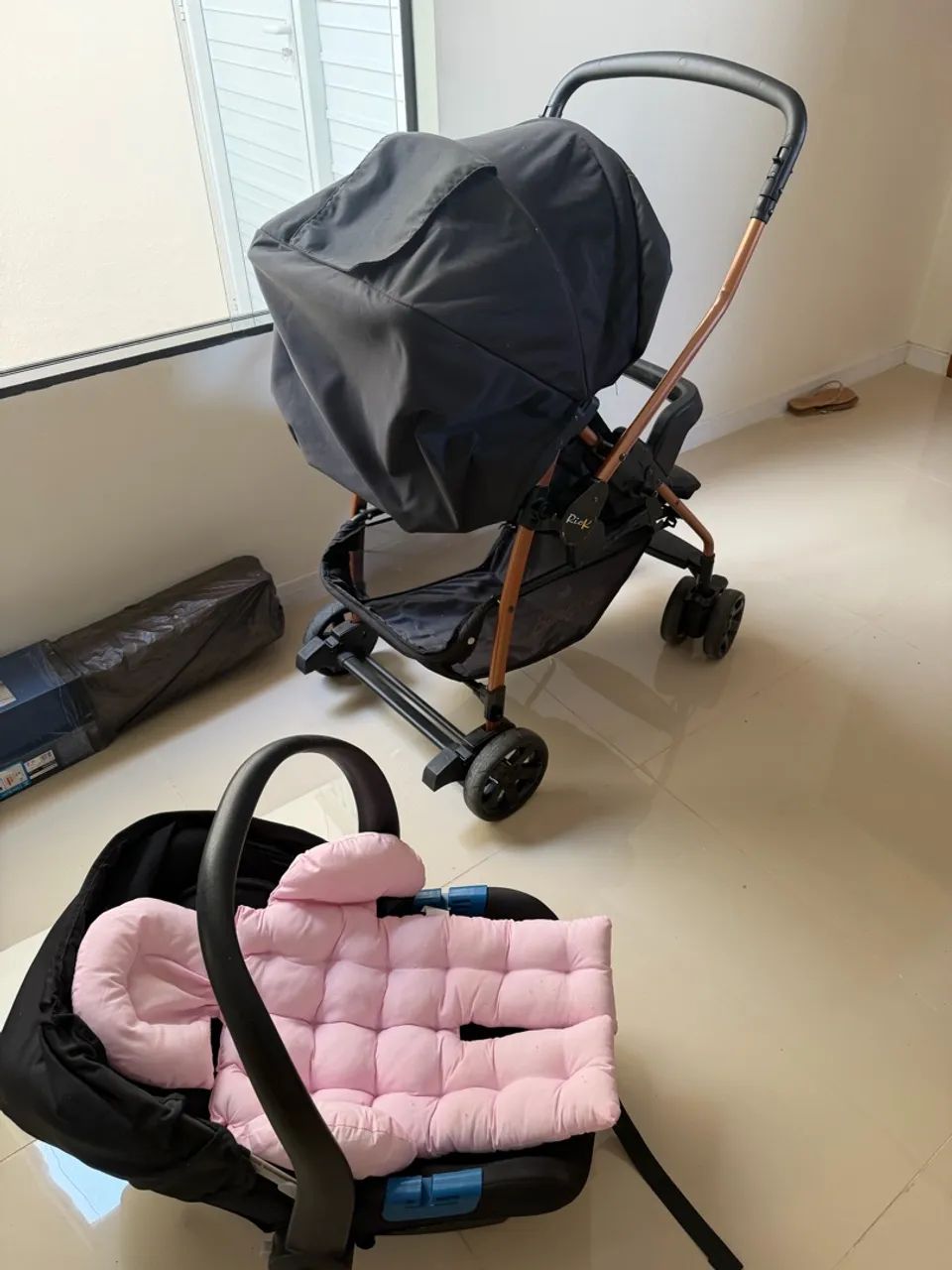 Carrinho de bebê e bebê conforto  - Foto 4