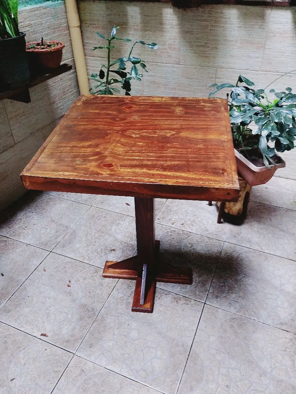 Mesa feita madeira com tampo em compensado naval. - Foto 3